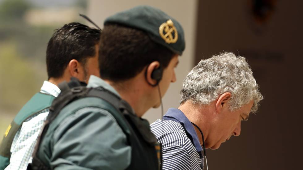 Guarda conduz Ángel María Villar preso