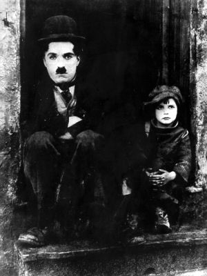 Charles Chaplin, Charlot, em um fotograma de 'O garoto' de 1921.