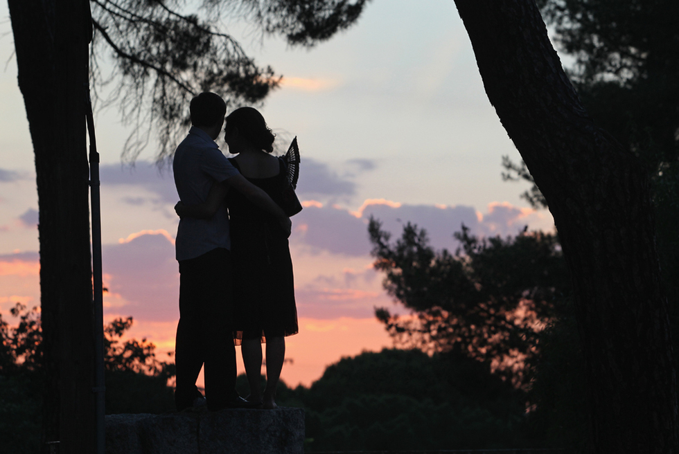 Una pareja al atardecer. Babelia EL PAÍS